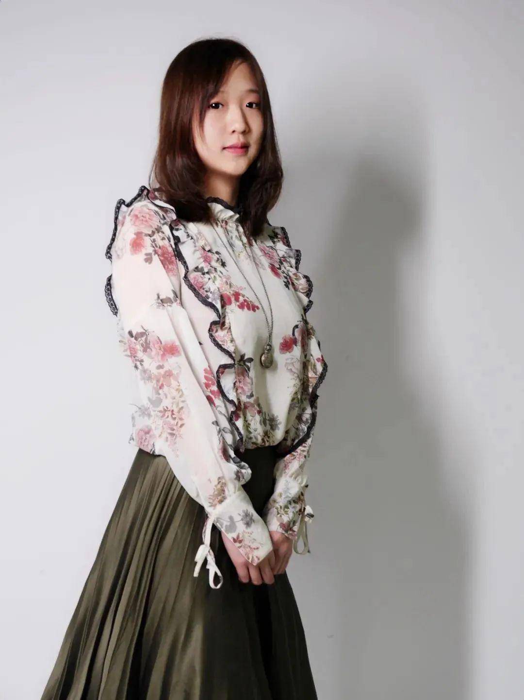 首页 留学 奥拉·汉福德 空间设计导师 钟玉伟 视觉设计导师 中国美术