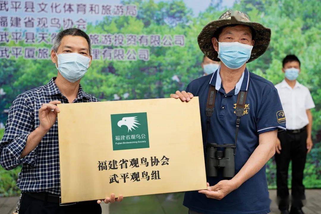 福建省观鸟协会副会长 胡伟宁