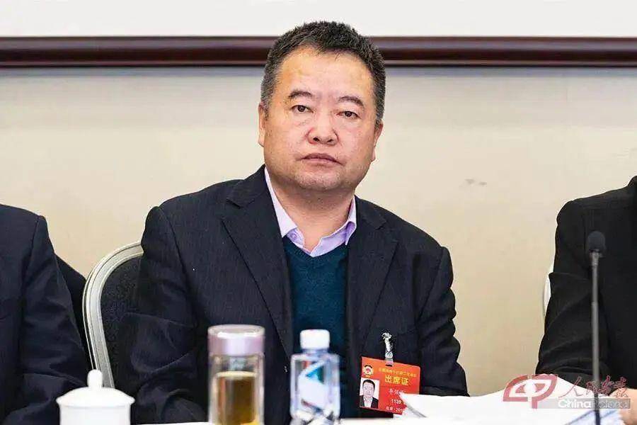 李保平谈到,今年政府工作报告关注脱贫攻坚,促进农业丰收农民增收