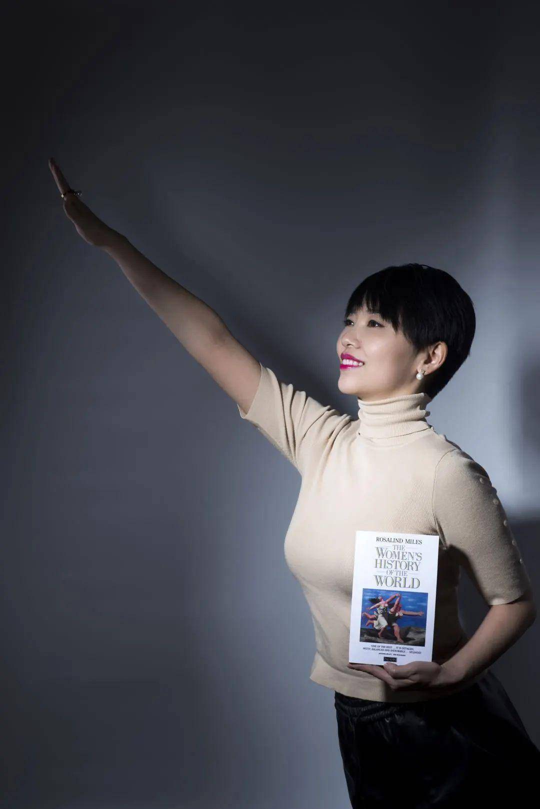 给女性赋能,让她们拥有更精彩的人生,是李许珊珊一直坚持做的.