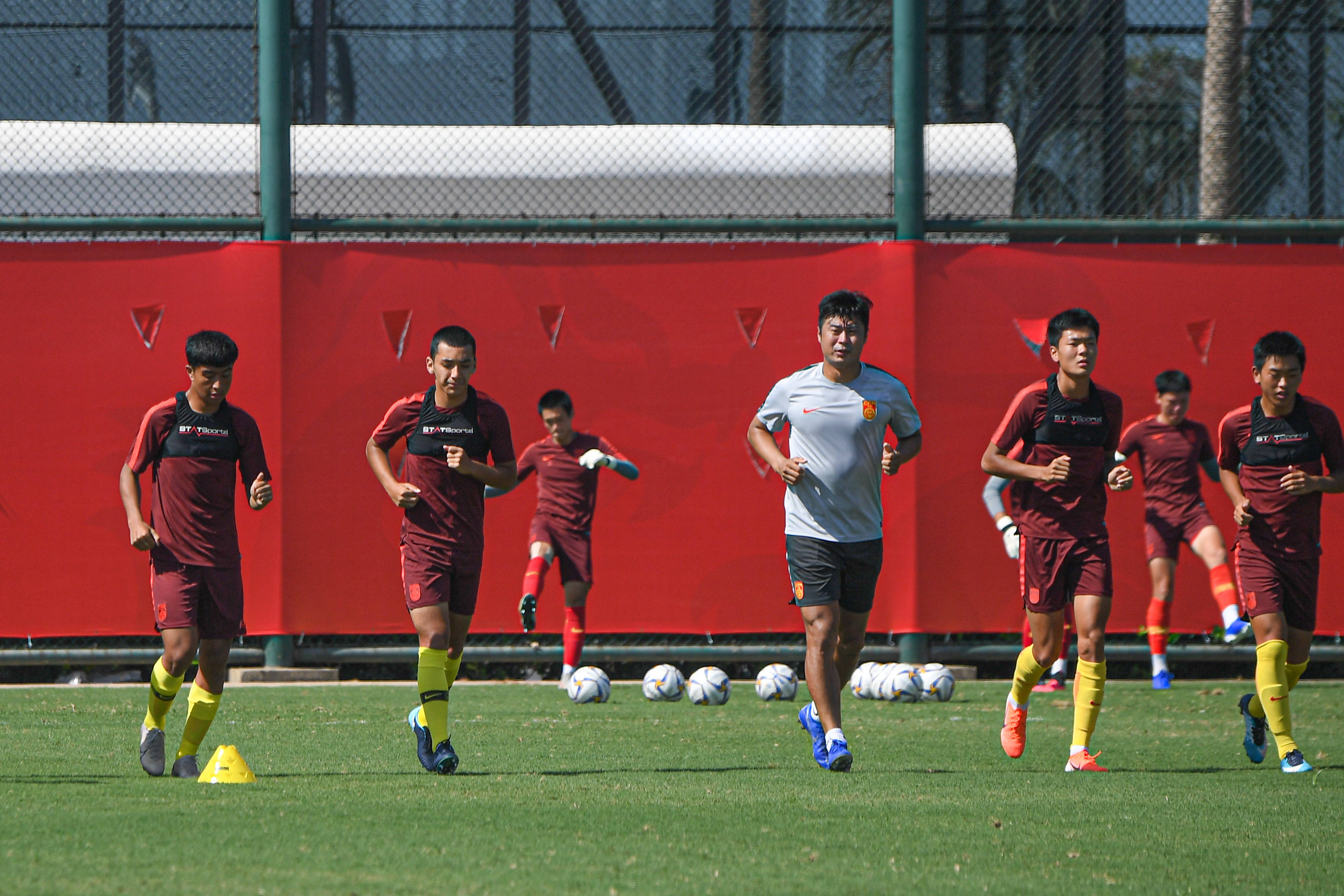 新华社照片,海口,2020年5月25日 5月25日,中国男足