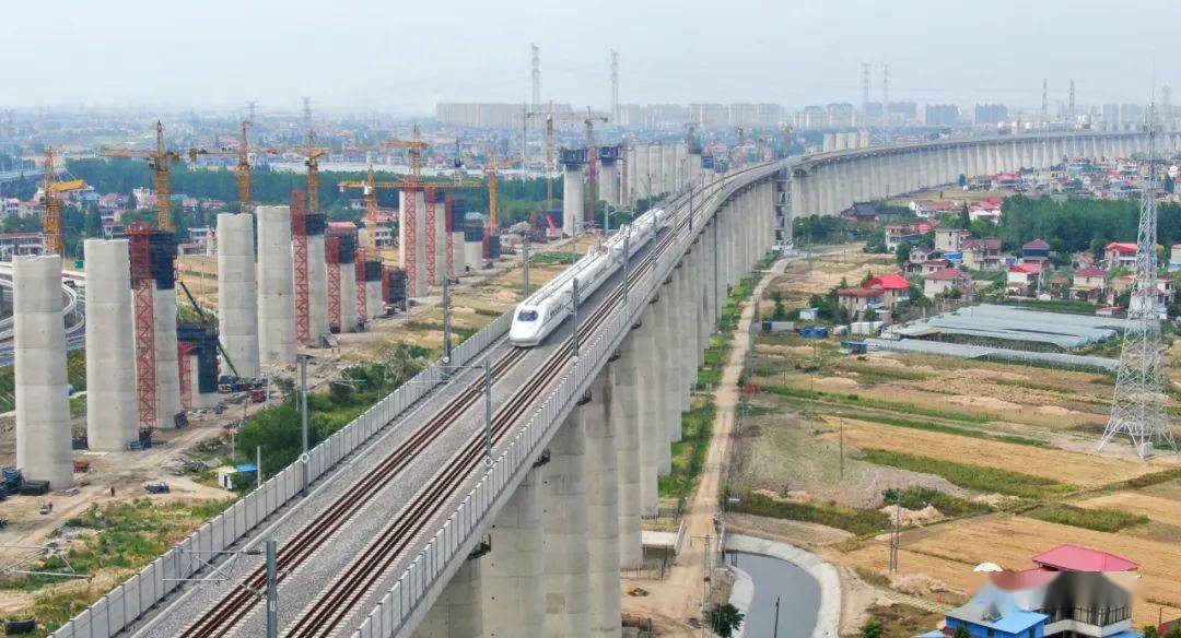 今天沪通铁路全线拉通从扬州直达上海的日子越来越近