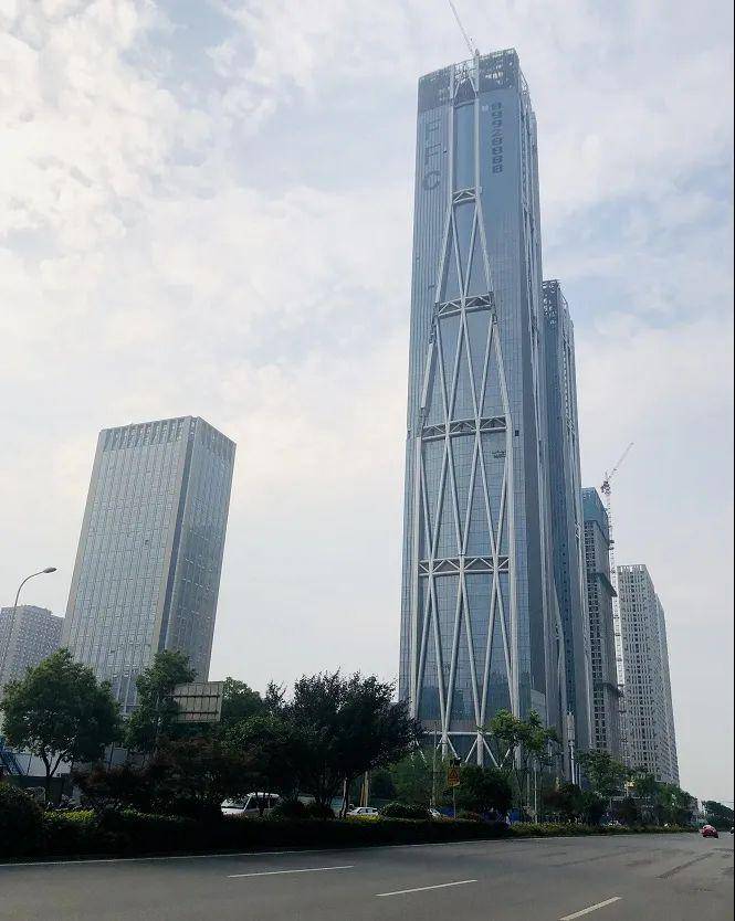 襄阳328米高楼动工图片