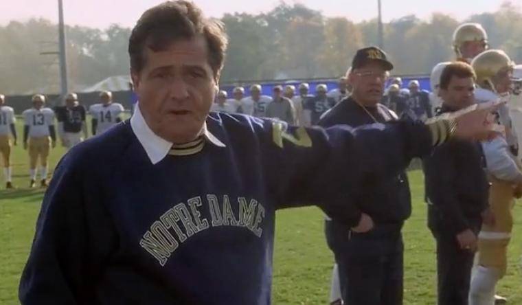 橄榄球影院向前跑迎着冷眼和嘲笑为了这27秒鲁迪奋斗了8年