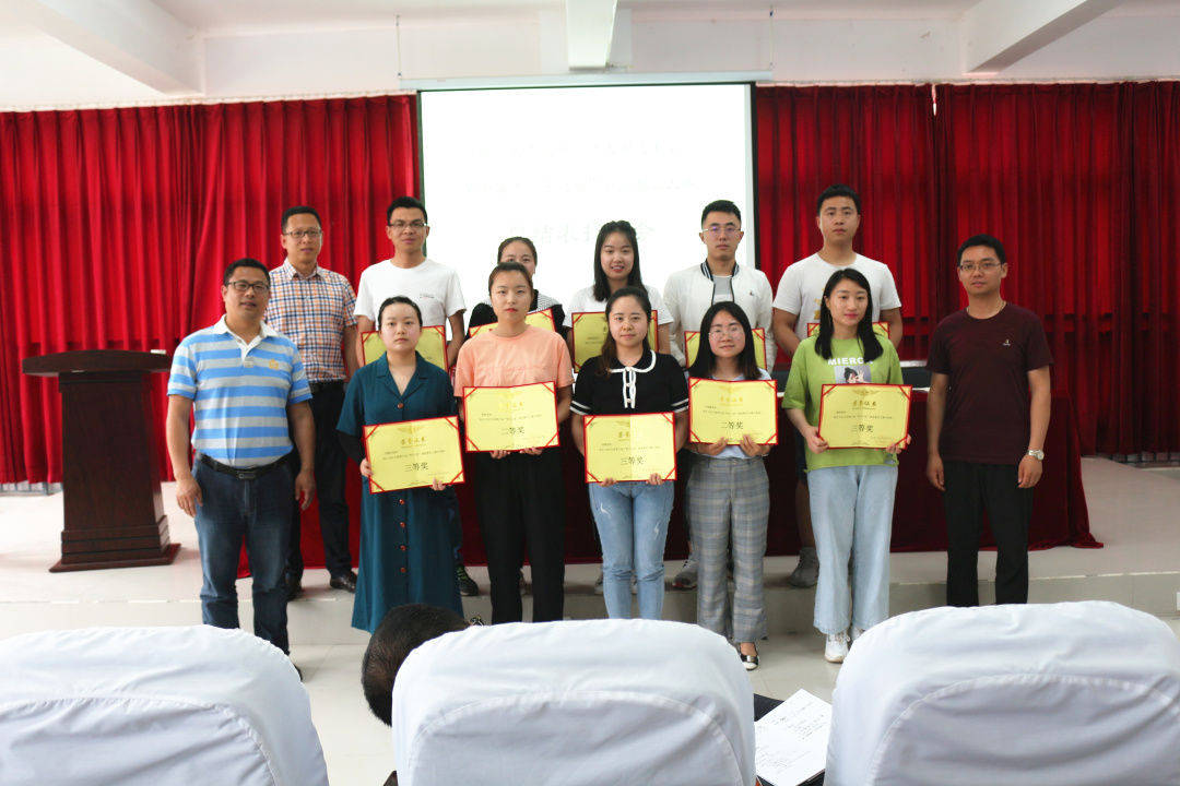 切磋琢磨璞玉成璋万达中学高中部成功举办第六届明日之星课堂教学大赛