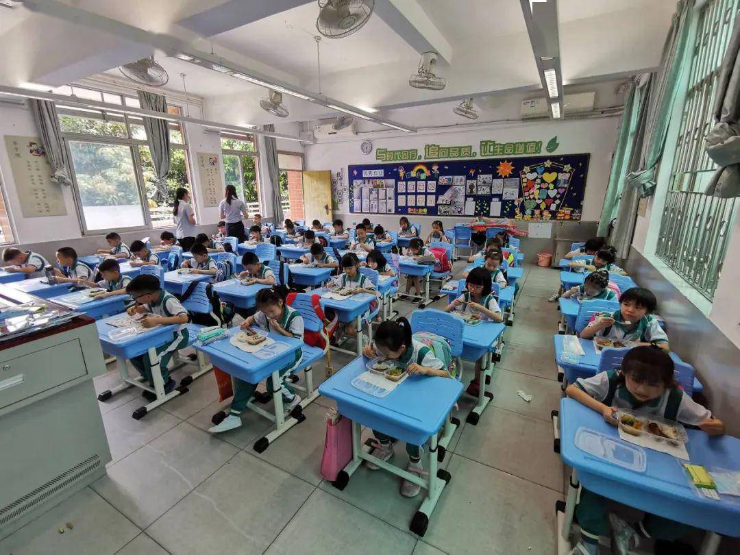 复学直击|广州市绿翠现代实验学校小学部萌娃顺利返校!