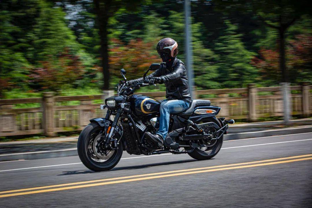 好车来袭!香帅重机js700,国产v缸巡航新力量!