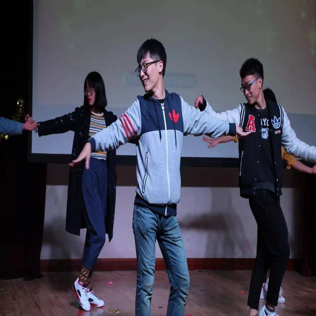 2017有趣的《杯子舞》大型cos大会《恋dance》能歌善舞多才多艺的帅哥