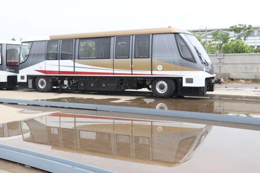 泰国曼谷金线apm首列车启运