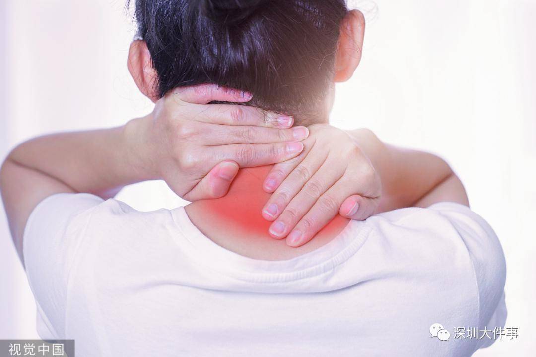 百姓话题脖子酸痛女白领反复扭了扭9小时后竟瘫痪了这两类人千万别做