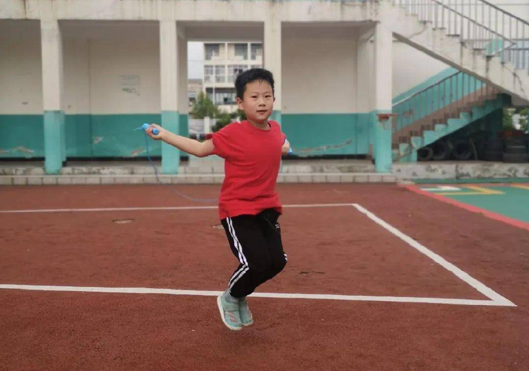 佘梓涵临湖实验小学附属幼儿园9陆辰睿来自临湖实验小学附属幼儿园大