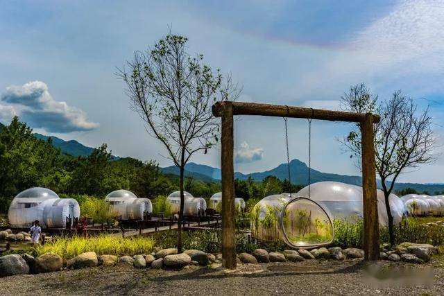 私藏在彭州山水间的泡泡屋,许你"躺看"一片星空云海