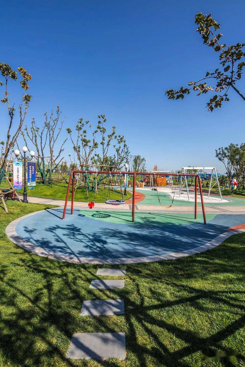 居住区儿童活动场地给孩子日复一日的快乐时光