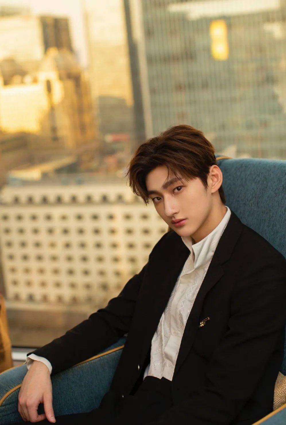 成功引起了我的注意,刘特简直就是的"年下霸总"的典范!