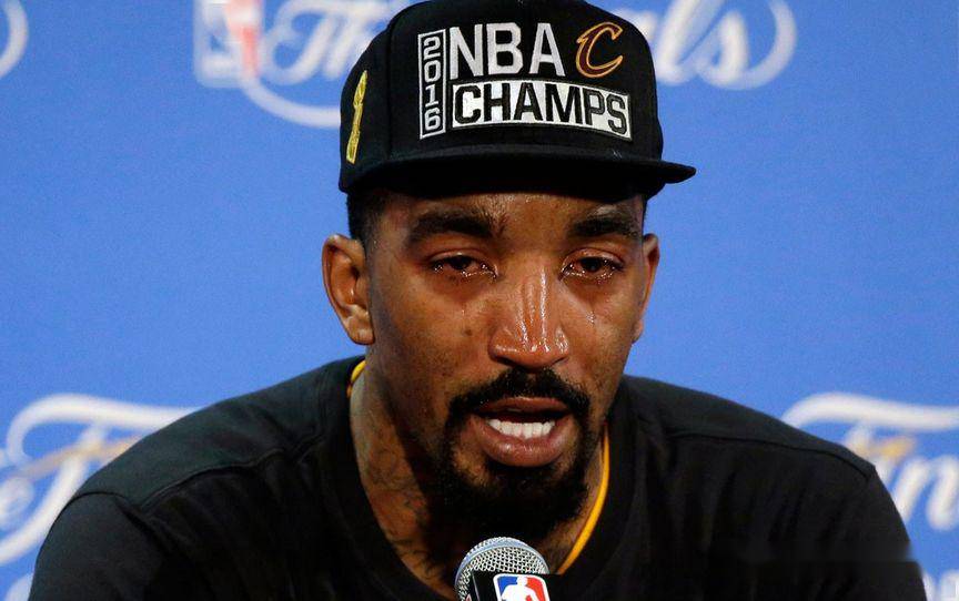 就是干,jr当街暴揍一白人!原因是这,你们觉得该打吗?