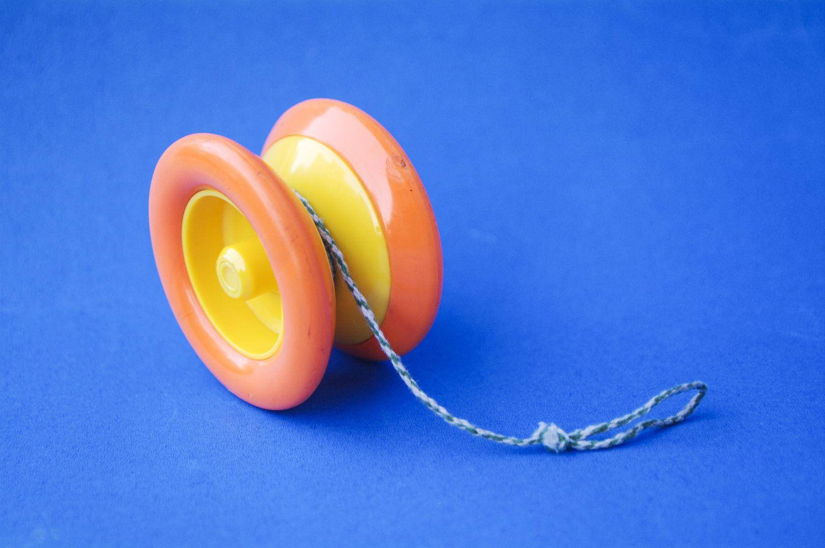 儿童节礼物大不同:80后90后怀旧,00后10后玩转智能科技