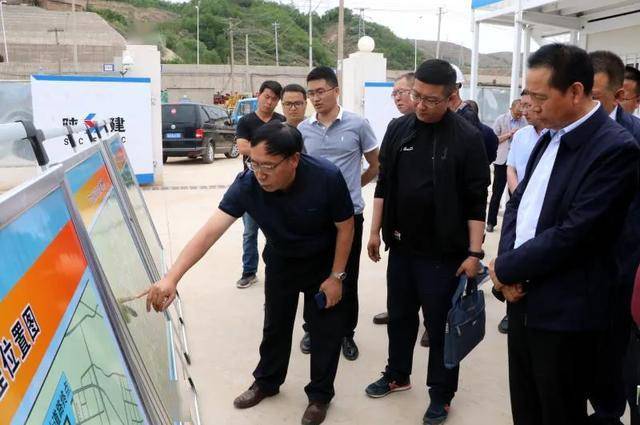 毛玉铎一行来到t018# t020#道路项目工程施工地,与项目负责同志深入