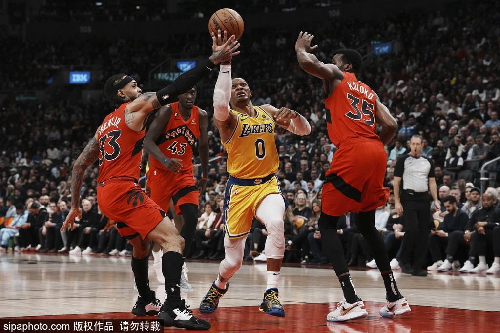 NBA常规赛继续进行，洛杉矶湖人客场挑战多伦多猛龙。全场打完