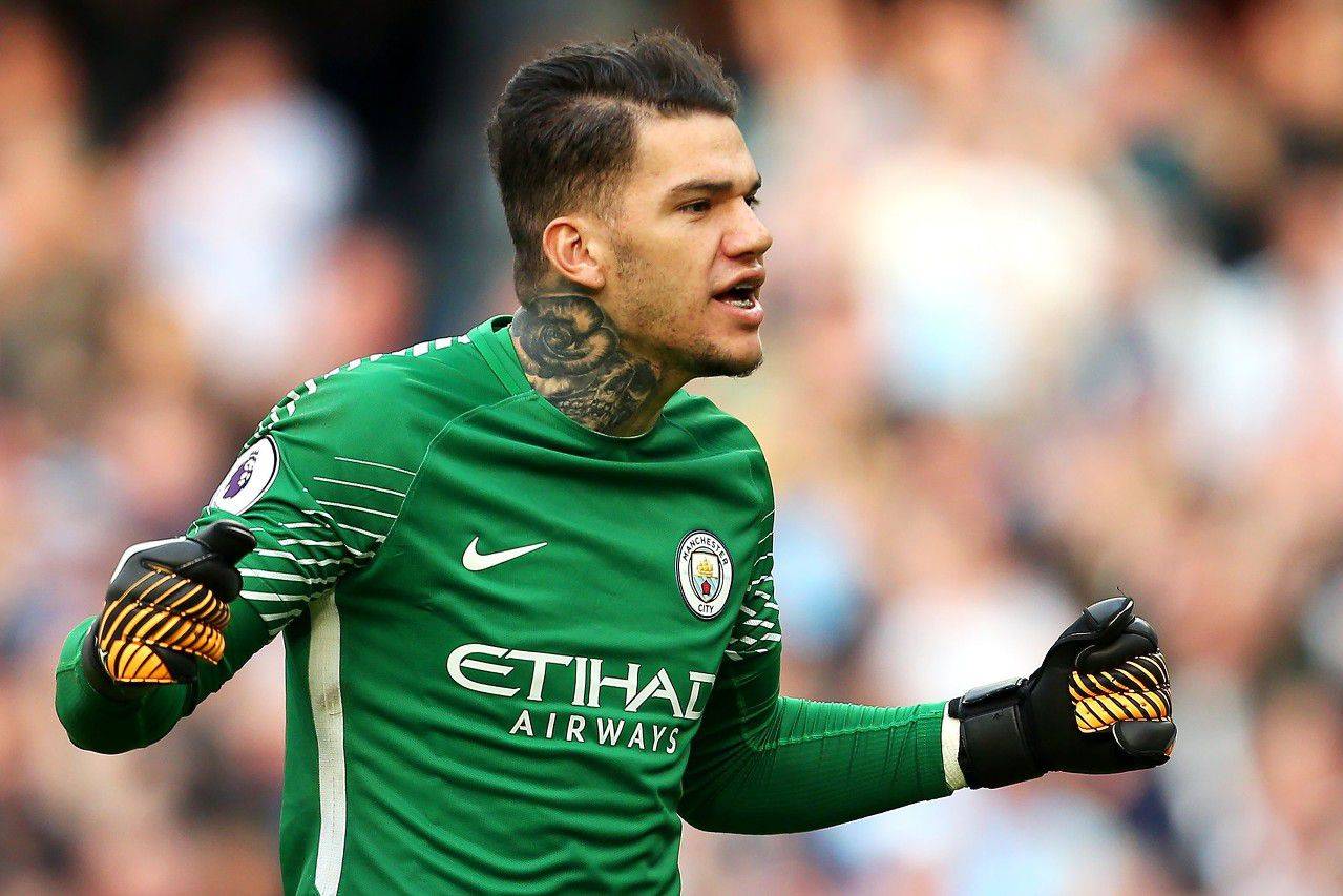 蓝月亮守护神!回顾曼城门将埃德森五大精彩扑救