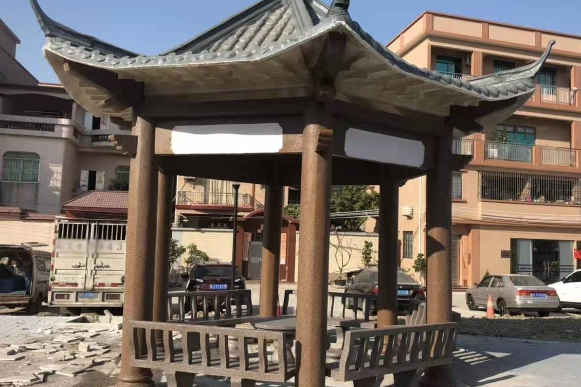 广东仿木凉亭安装施工过程水泥仿古六角凉亭花格造型效果