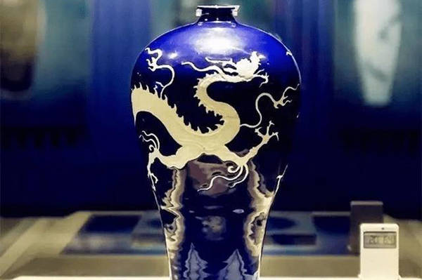 元代霁蓝釉白龙纹瓷器真品图片和鉴定方法_搜狐网