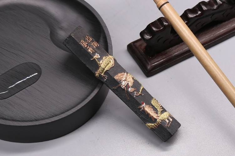 古墨　中国・金彩図・書画墨・友禅琵琶風来儀・大清乾隆年製　605g 古墨 中国・金彩図・書画墨・友禅琵琶風来儀・大清乾隆年製 605g