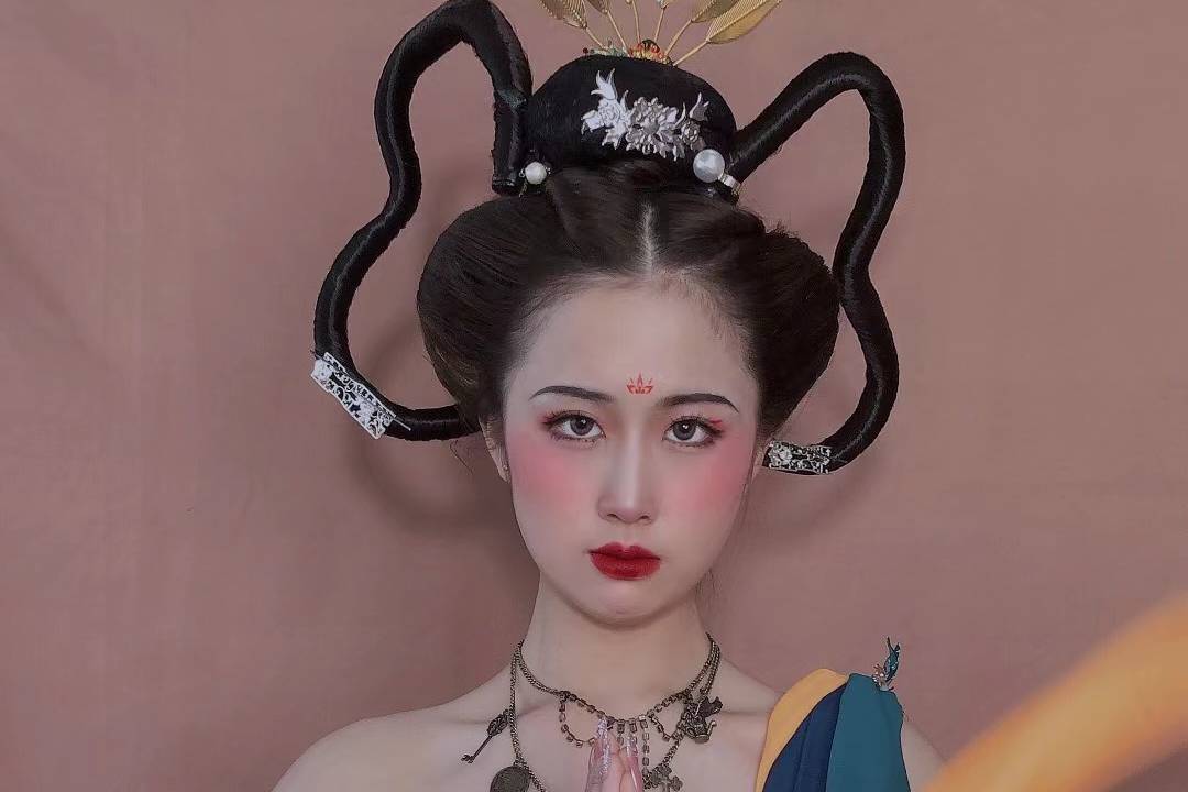 佛山哪里学化妆敦煌飞天造型拍摄花絮