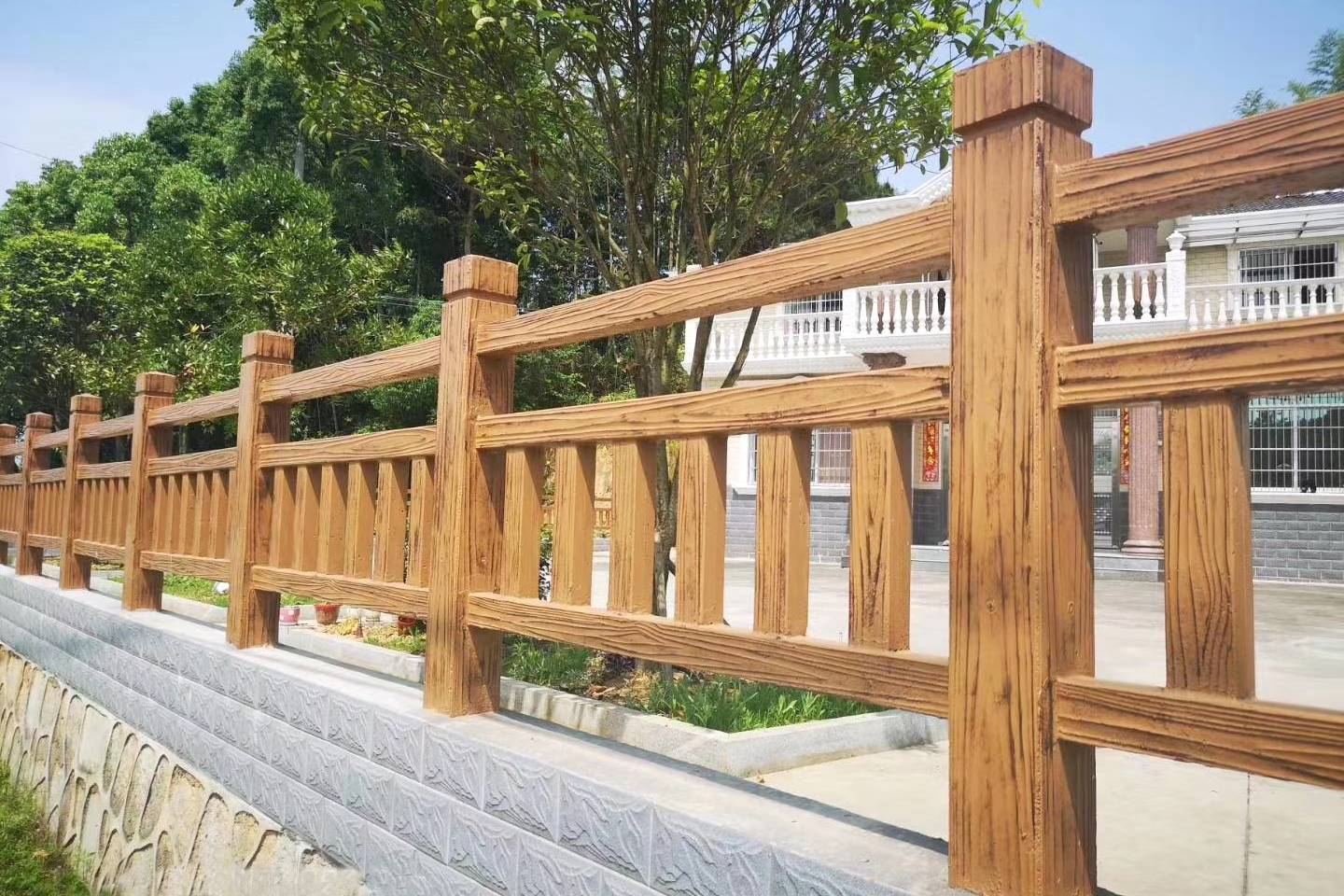 广东仿木栏杆怎么做的广州水泥制品护栏变仿木纹效果