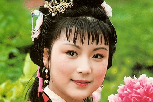 2022-10-08 21:1900四儿没有晴雯这样出众的美貌,也不似晴雯这般敢