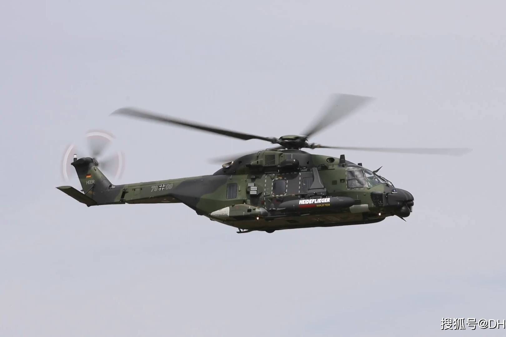 德国空军nh90运输直升机飞行演示_演示_德国空军_运输直升机