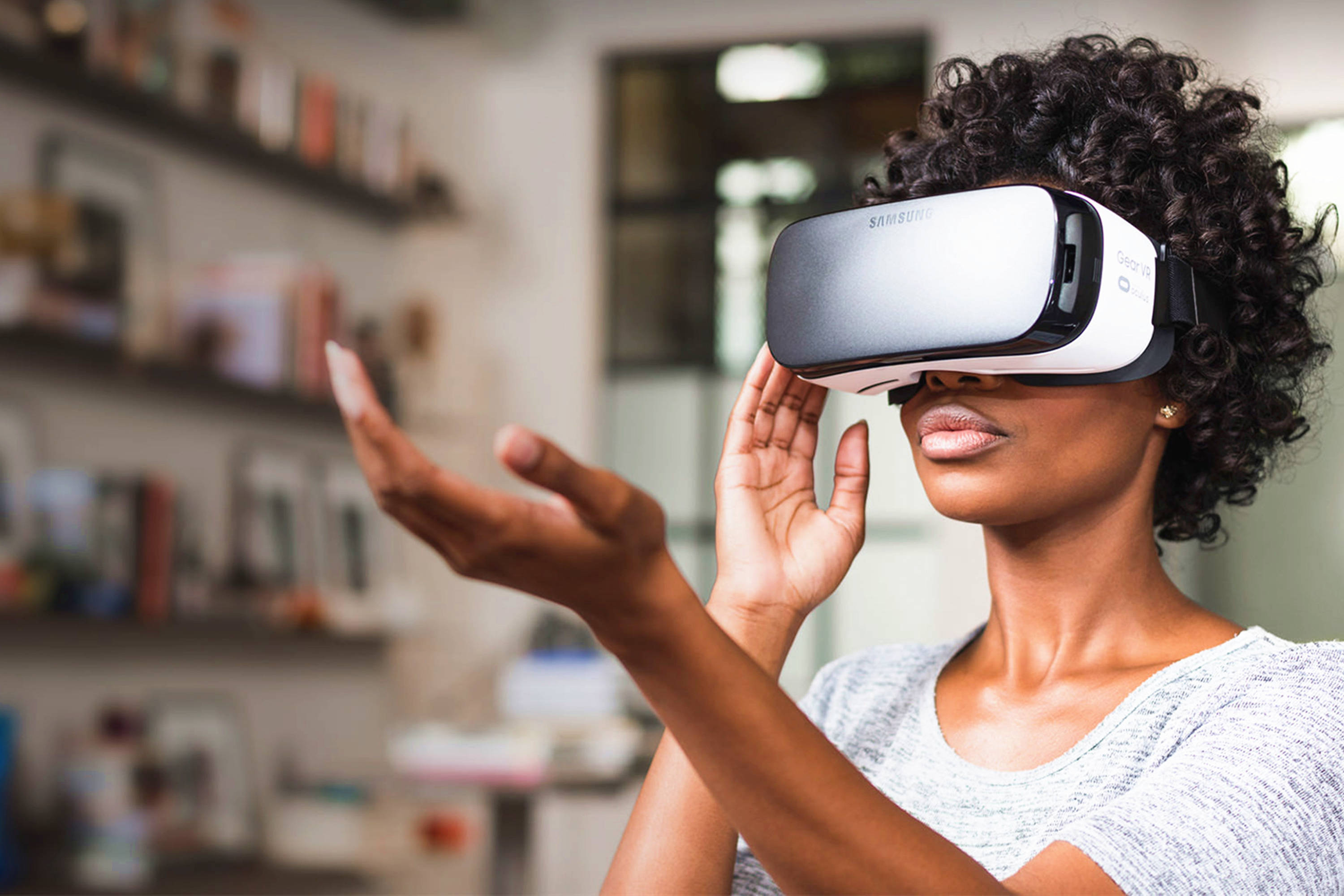 "vr眼镜"戴上到底是什么体验?80多年就有人想到了