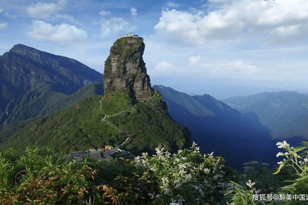 漫游衡山风景优美香火旺盛