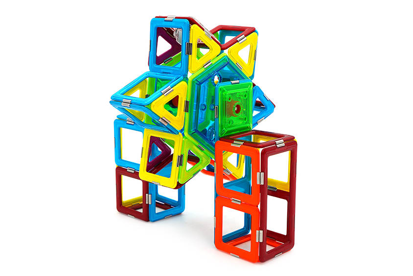 暑假陪娃学磁力片搭建:跟机变酷卡用磁力片拼六角摩天轮积木造型