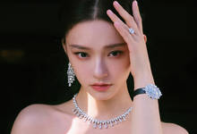 林允春日写真大片少女感满满 灵动眼神如林间小鹿-沐风文化