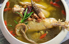菌菇土鸡汤，好喝又营养，冬天和家人必喝的一款汤