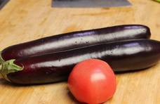 红烧茄子，不要直接下锅炒，多加这2步，茄子鲜嫩入味，不发黑