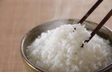 蒸米饭，淘米后不要直接加水！记住这6点，米饭又软又甜，香
