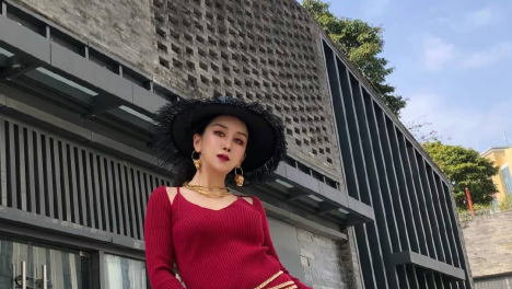 影视歌三栖全才明星艺人邹晶晶get时尚搭配新技能