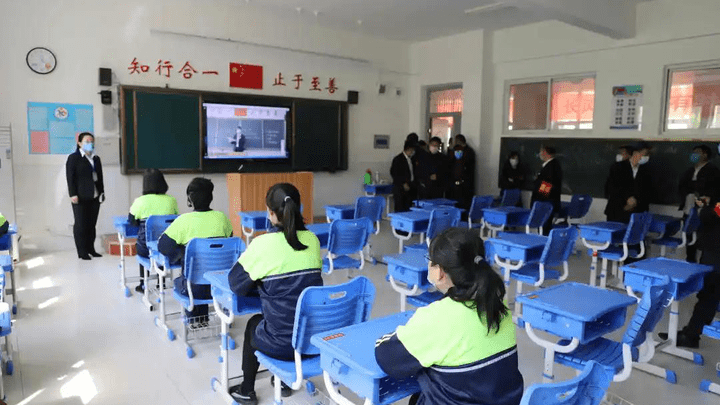 线下教学和网课，哪个效果更好？