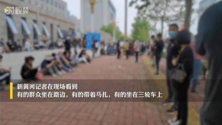 唐山公安局门口反映问题的群众排长队，你支持增设接待窗口吗？