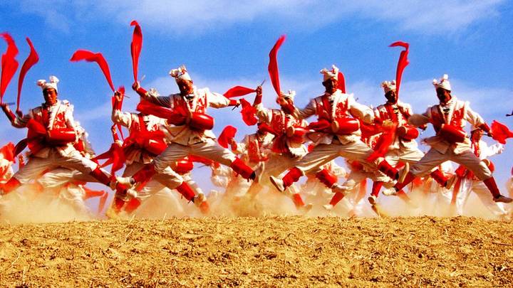 旅游时你听到当地居民唱信天游，你最有可能到了哪里？