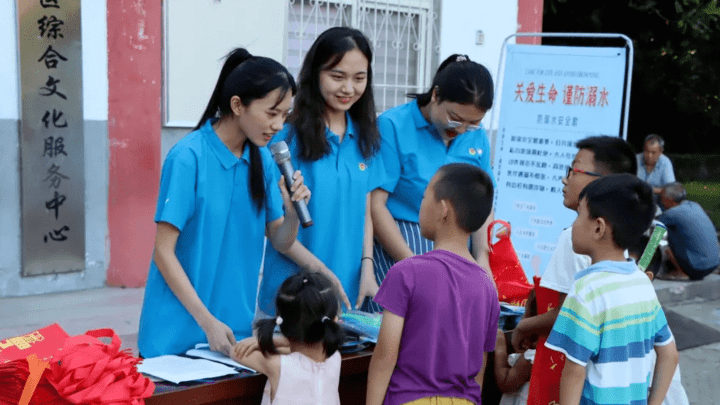 大学生走到基层是浪费人才吗？