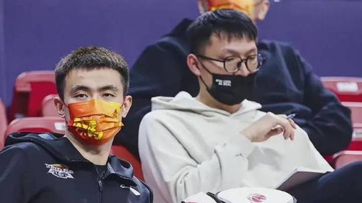 张镇麟出海钓鱼，辽篮夺冠喜洋洋，你看好他吗？
