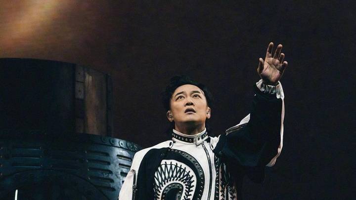 陈奕迅在台北小巨蛋演出，你喜欢他的歌曲吗？