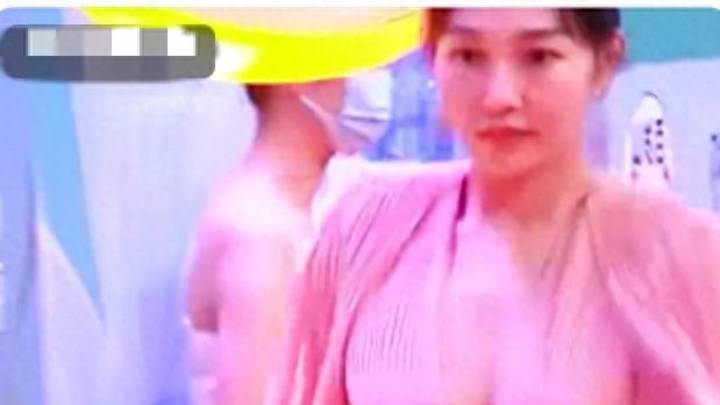 白百何带二胎玩耍，是因为陈羽凡陷入事业危机吗？