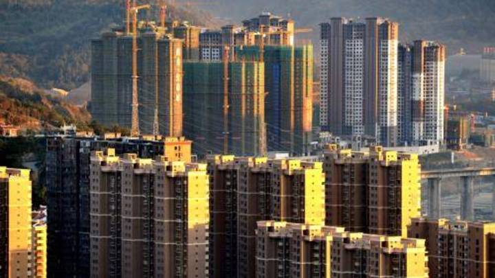 业主逾期交付让业主补差价惹争议，谁的损失更大？