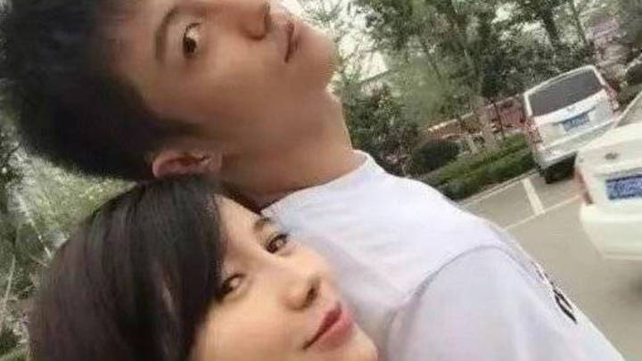 黄景瑜前妻开撕被爆，事业或面临巨大威胁，你怎么看？