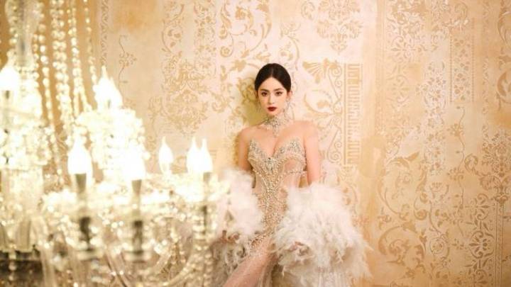 vogue红毯众多女星亮相，娜扎却让人眼前一亮，是实至名归吗？