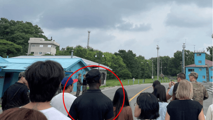 越界进入朝鲜的美军士兵同行旅客称他没穿军装，是故意的吗？