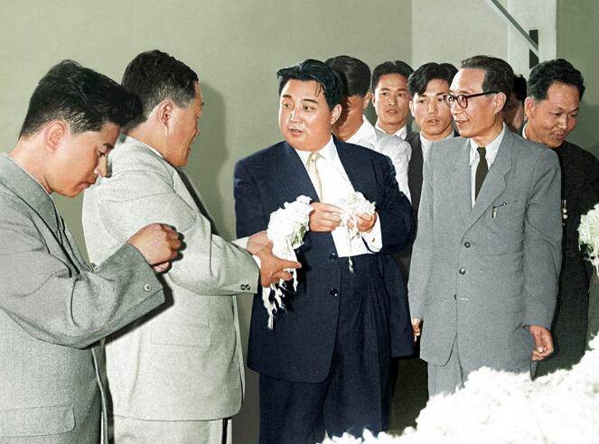 高清图片展:朝鲜纪念金日成同志诞辰109周年搜狐大视野搜狐新闻